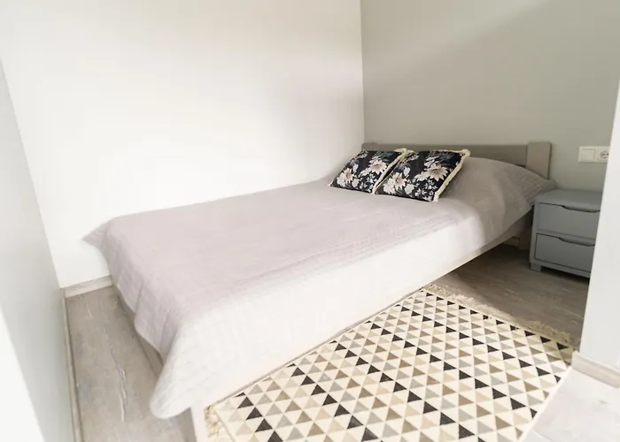 Cozy And Modern Loft Next To The Old Town アパート