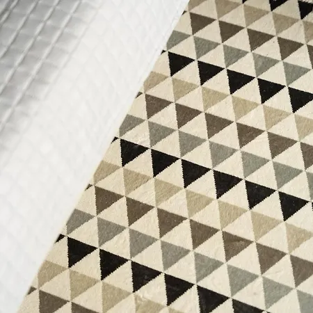 Cozy And Modern Loft Next To The Old Town *